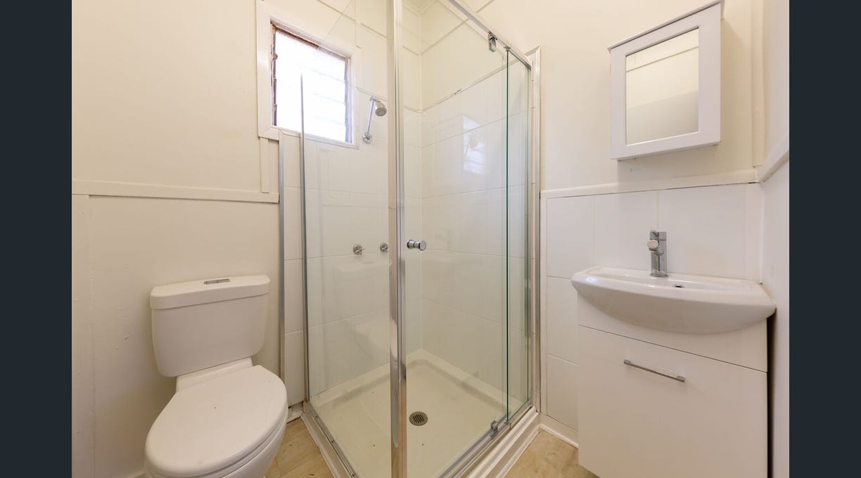 Bathroom before renovation
